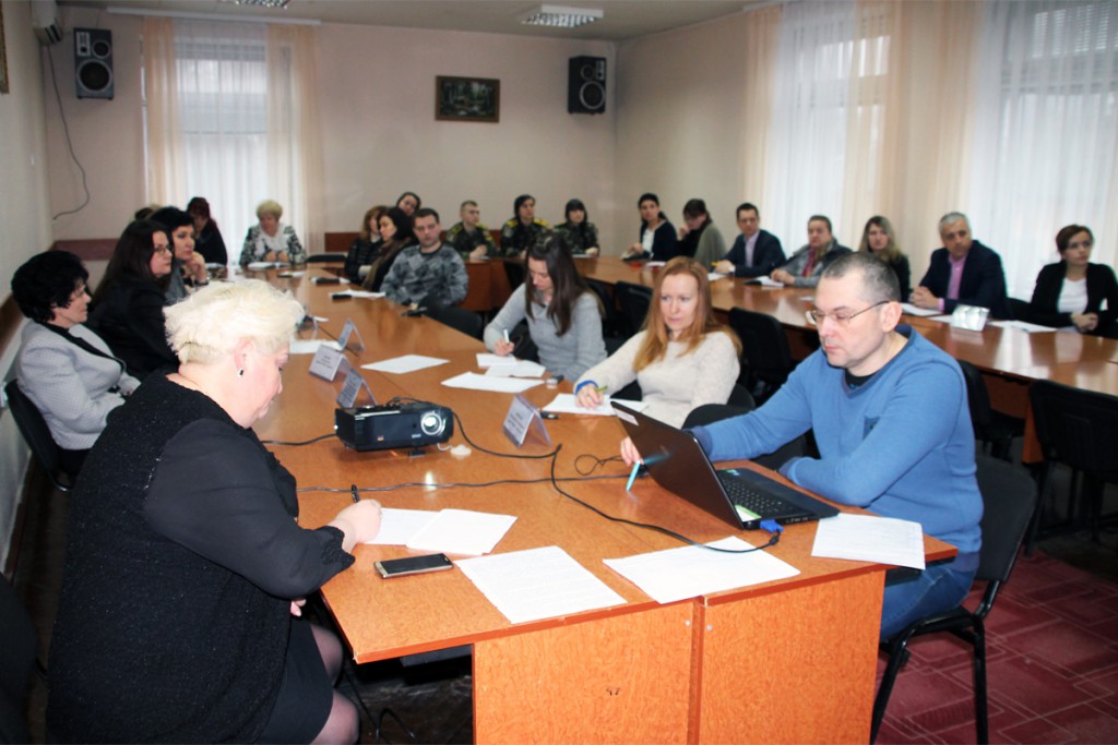 Переддень свята 8 березня в Чернігові пройшла фахова дискусія на тему “Соціально-трудові права жінок в Україні”
